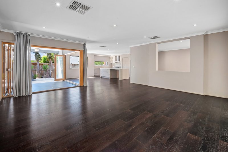 Photo - 4 Monaghan Way, Lalor VIC 3075 - Image 3