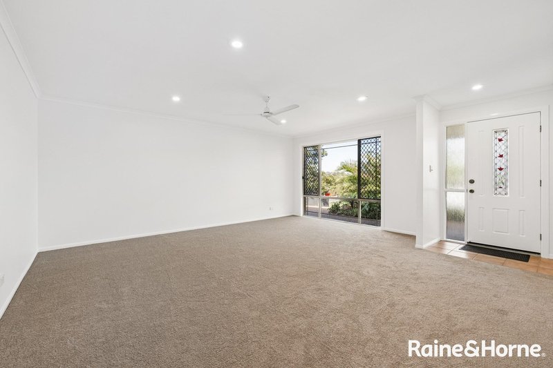 Photo - 4 Monarch Court, Kallangur QLD 4503 - Image 4