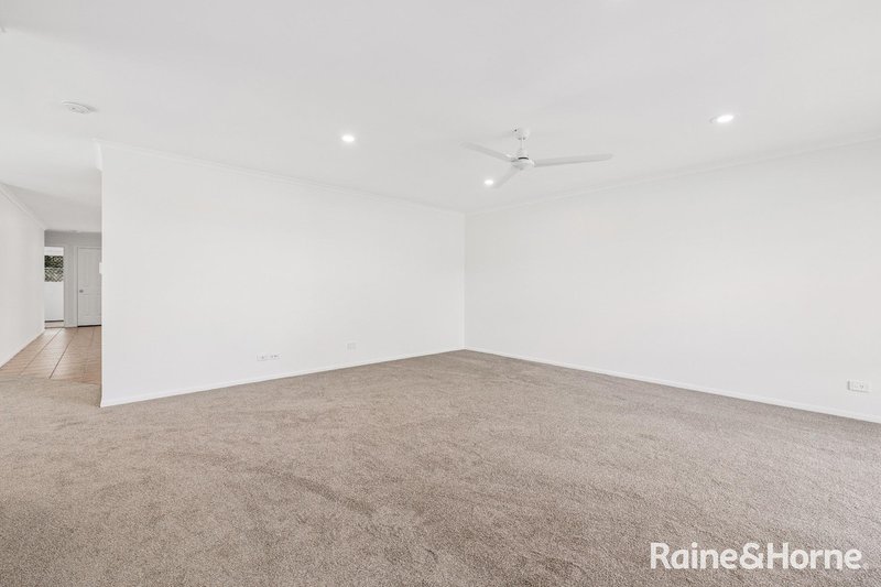 Photo - 4 Monarch Court, Kallangur QLD 4503 - Image 6