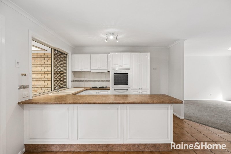 Photo - 4 Monarch Court, Kallangur QLD 4503 - Image 9