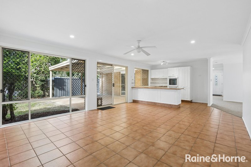 Photo - 4 Monarch Court, Kallangur QLD 4503 - Image 10
