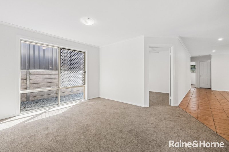 Photo - 4 Monarch Court, Kallangur QLD 4503 - Image 11