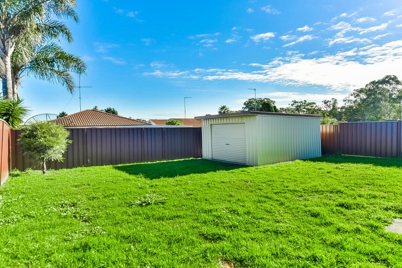 Photo - 4 Moncrieff Close, St Helens Park NSW 2560 - Image 8