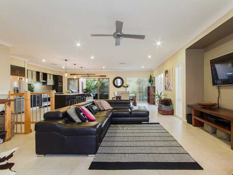 Photo - 4 Monserrat Court, Reedy Creek QLD 4227 - Image 9