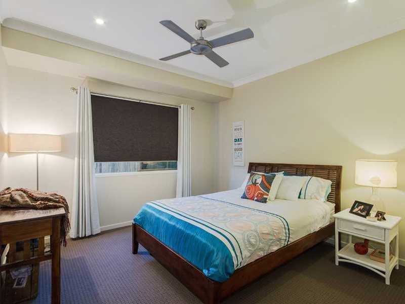 Photo - 4 Monserrat Court, Reedy Creek QLD 4227 - Image 15