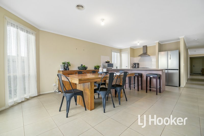 Photo - 4 Montdami Way, Carrum Downs VIC 3201 - Image 6