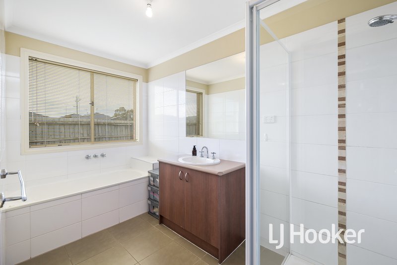 Photo - 4 Montdami Way, Carrum Downs VIC 3201 - Image 10