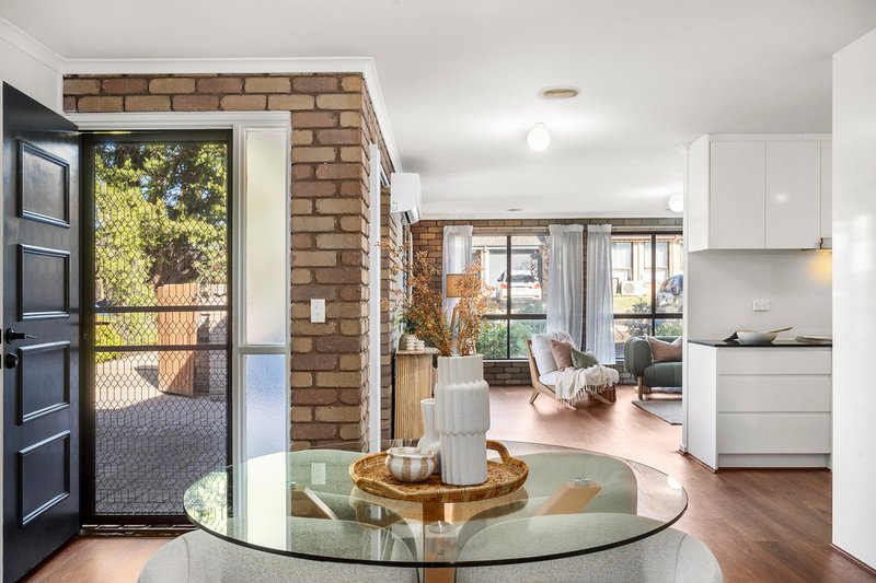 Photo - 4 Moorehead Place, Latham ACT 2615 - Image 3