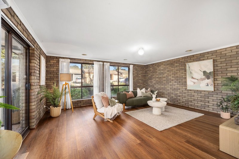 Photo - 4 Moorehead Place, Latham ACT 2615 - Image 5