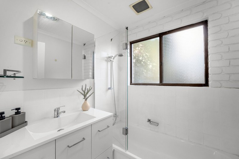 Photo - 4 Moorehead Place, Latham ACT 2615 - Image 11