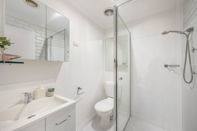 Photo - 4 Moorehead Place, Latham ACT 2615 - Image 12