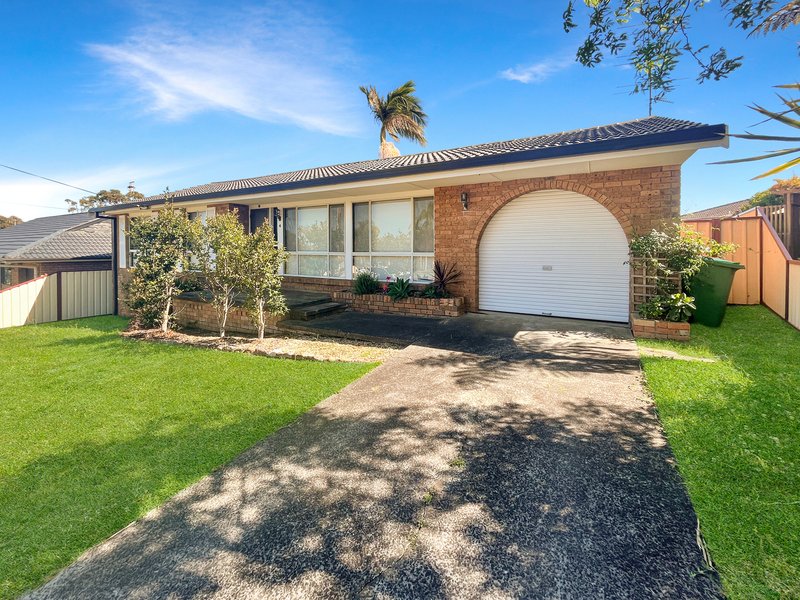 4 Morcombe Close, Gorokan NSW 2263