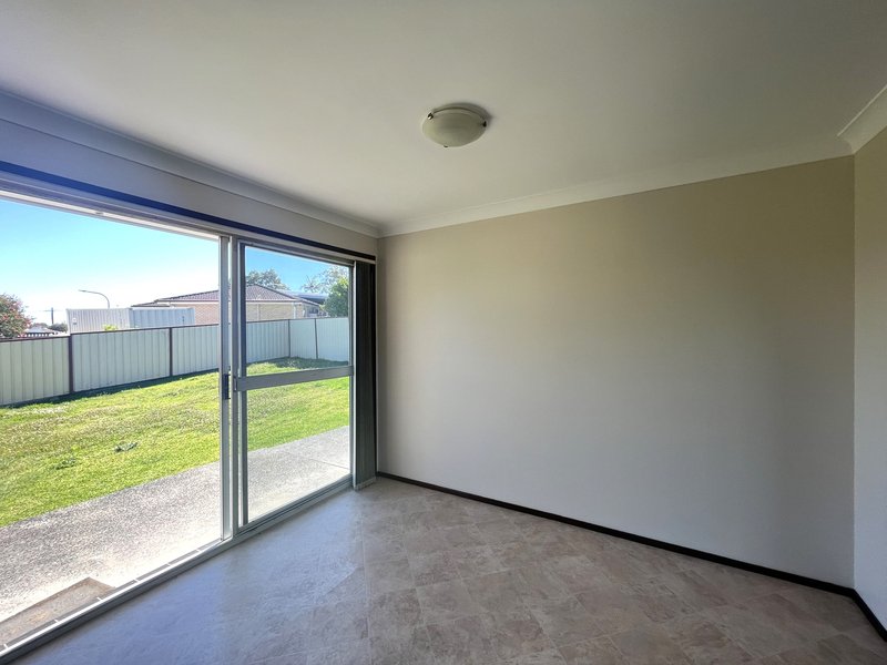 Photo - 4 Morcombe Close, Gorokan NSW 2263 - Image 3