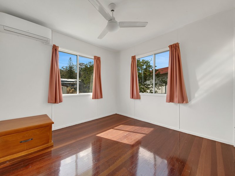 Photo - 4 Morley Street, West Gladstone QLD 4680 - Image 9