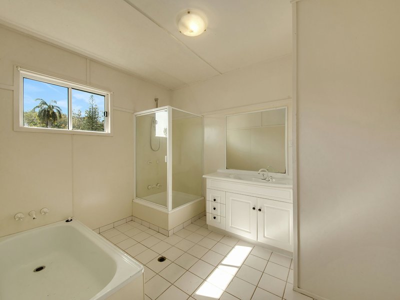 Photo - 4 Morley Street, West Gladstone QLD 4680 - Image 11