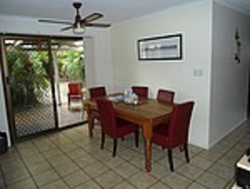 Photo - 4 Morris Street, Bongaree QLD 4507 - Image 4