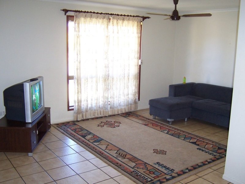 Photo - 4 Morris Street, Bongaree QLD 4507 - Image 6