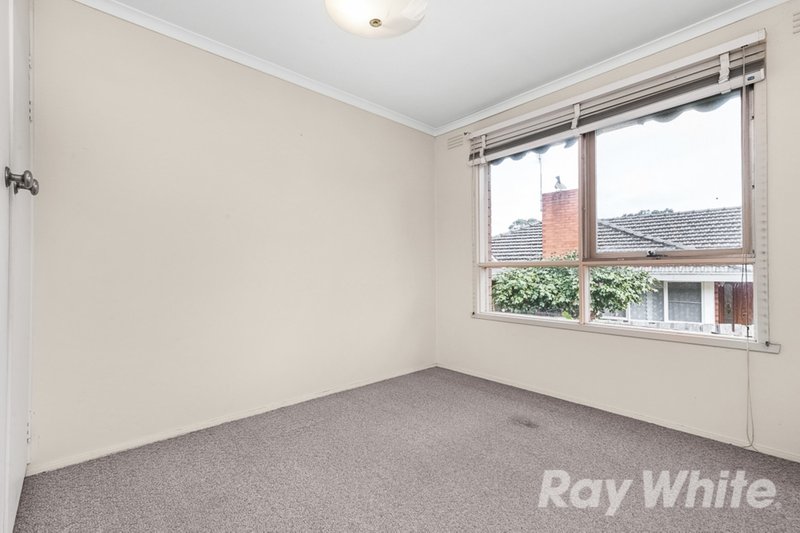 Photo - 4 Morrison Court, Mount Waverley VIC 3149 - Image 5