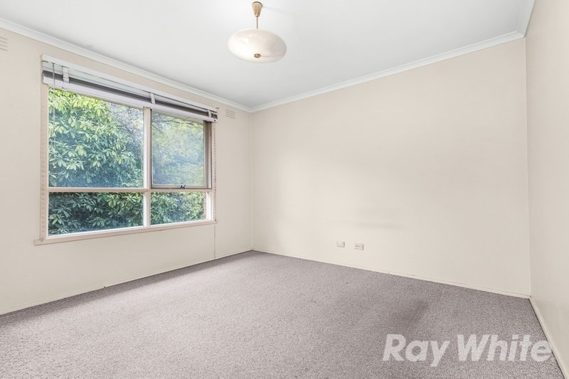 Photo - 4 Morrison Court, Mount Waverley VIC 3149 - Image 6