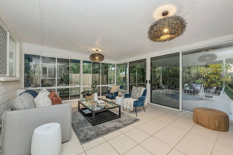 Photo - 4 Mostyn Crescent, Bushland Beach QLD 4818 - Image 2