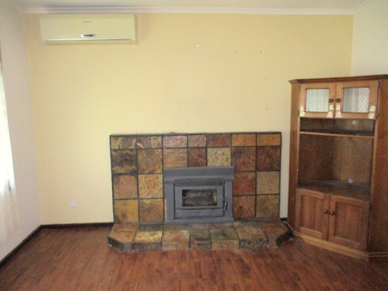 Photo - 4 Mott Street, Tailem Bend SA 5260 - Image 2