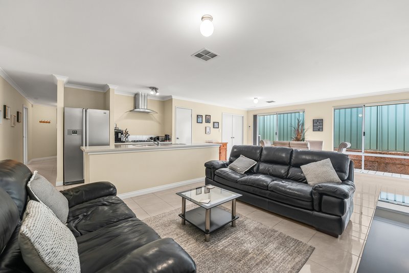 Photo - 4 Mountain Cove, Baldivis WA 6171 - Image 6