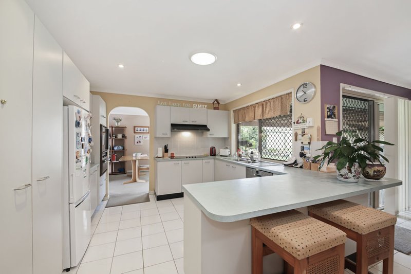 Photo - 4 Mountain Vista Court, Morayfield QLD 4506 - Image 5