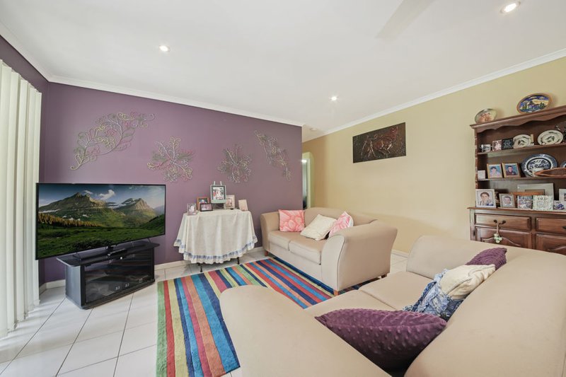 Photo - 4 Mountain Vista Court, Morayfield QLD 4506 - Image 7