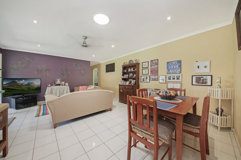 Photo - 4 Mountain Vista Court, Morayfield QLD 4506 - Image 9