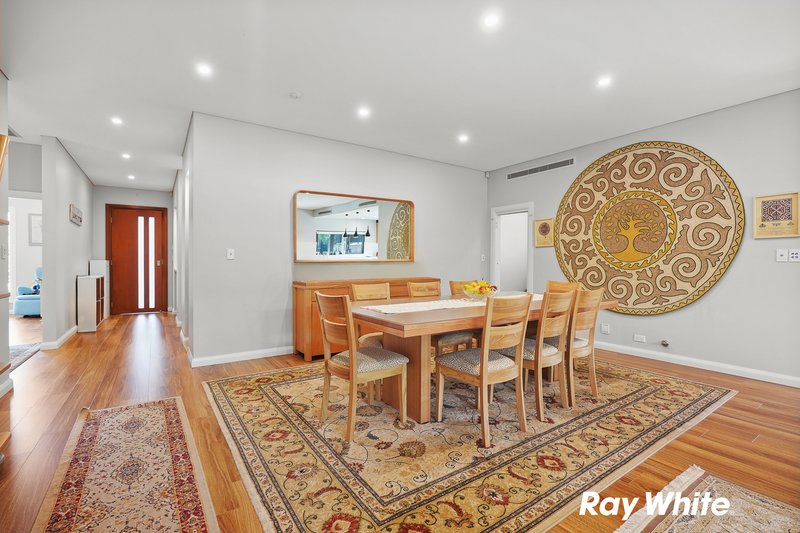 Photo - 4 Mountview Avenue, Doonside NSW 2767 - Image 3