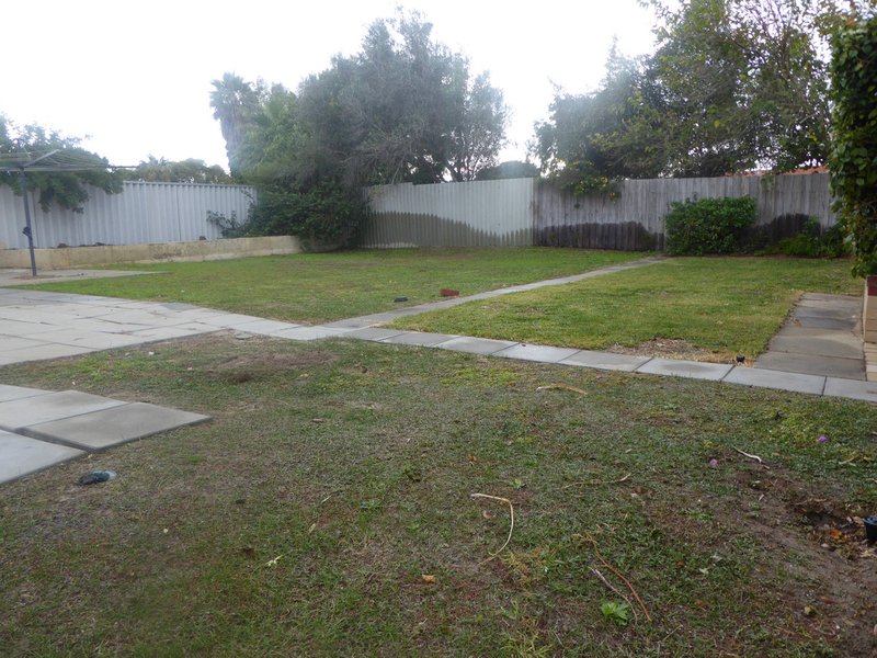 Photo - 4 Mousehole Crescent, Yanchep WA 6035 - Image 6