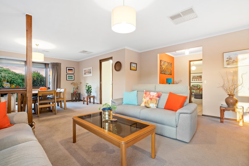 Photo - 4 Mulberry Grove, Aberfoyle Park SA 5159 - Image 2