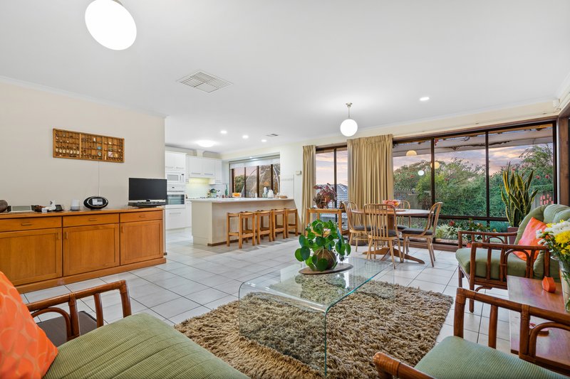 Photo - 4 Mulberry Grove, Aberfoyle Park SA 5159 - Image 7