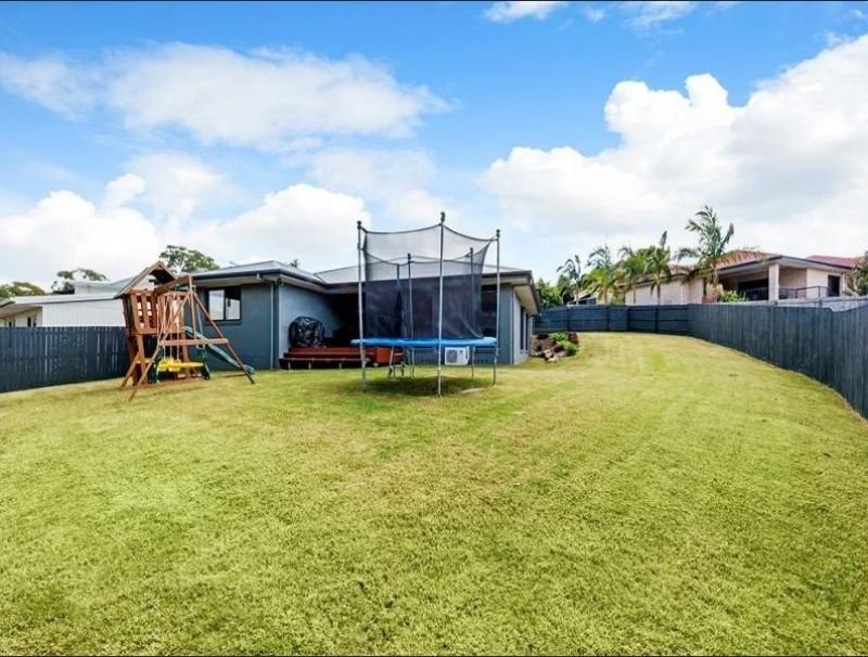 Photo - 4 Mullingar Place, Carrara QLD 4211 - Image 3