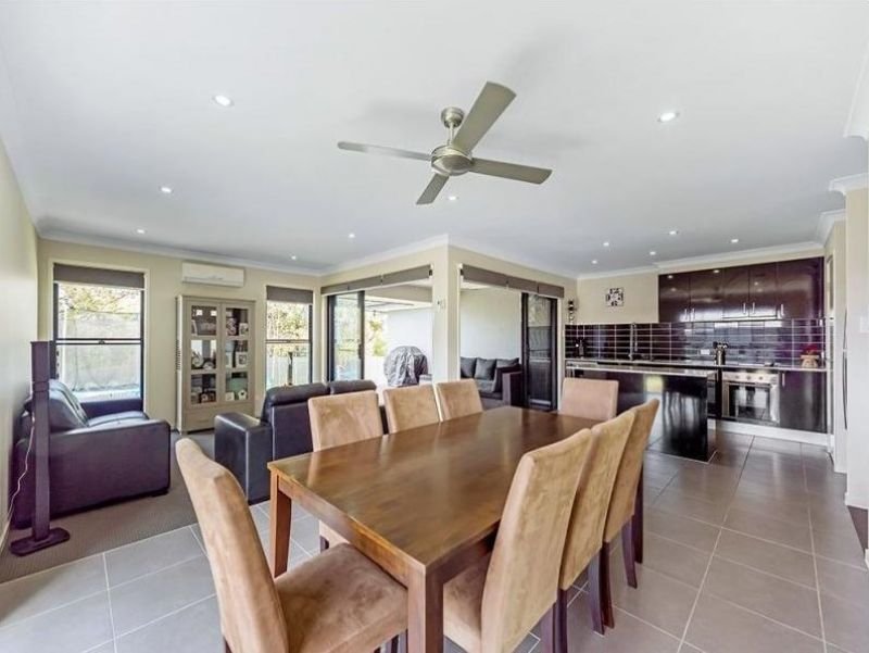 Photo - 4 Mullingar Place, Carrara QLD 4211 - Image 4