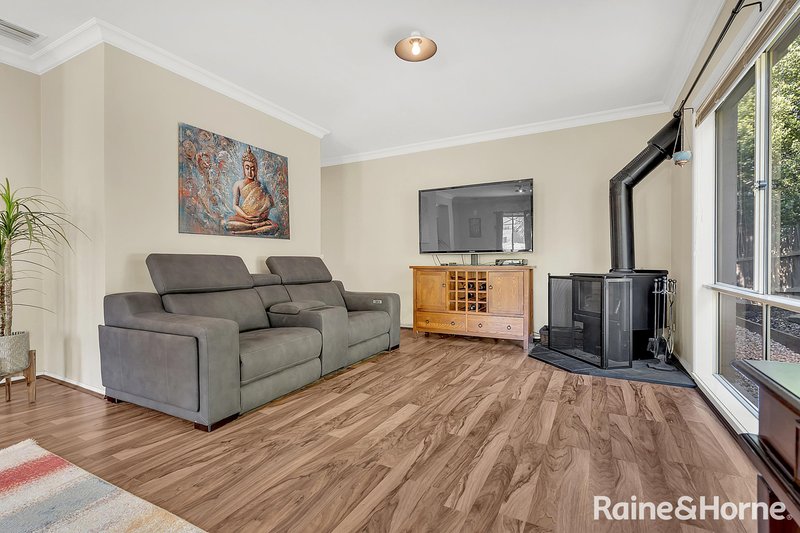 Photo - 4 Munch Place, Sunbury VIC 3429 - Image 11