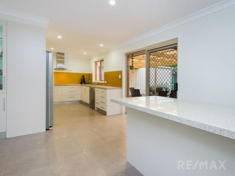 Photo - 4 Munia St , Varsity Lakes QLD 4227 - Image 6