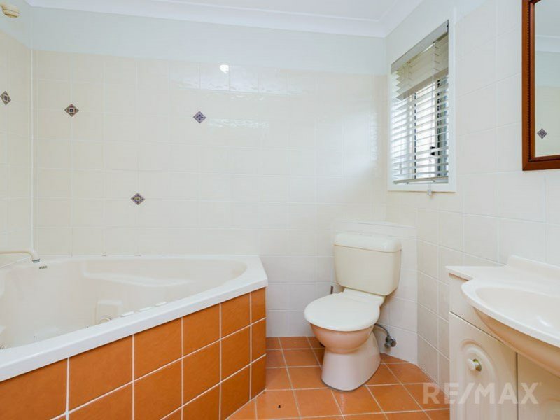 Photo - 4 Munia St , Varsity Lakes QLD 4227 - Image 11