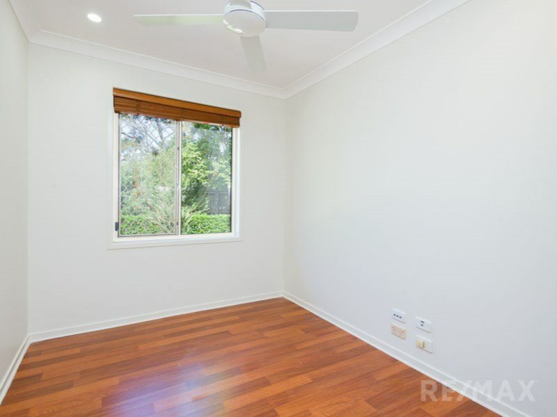 Photo - 4 Munia St , Varsity Lakes QLD 4227 - Image 14