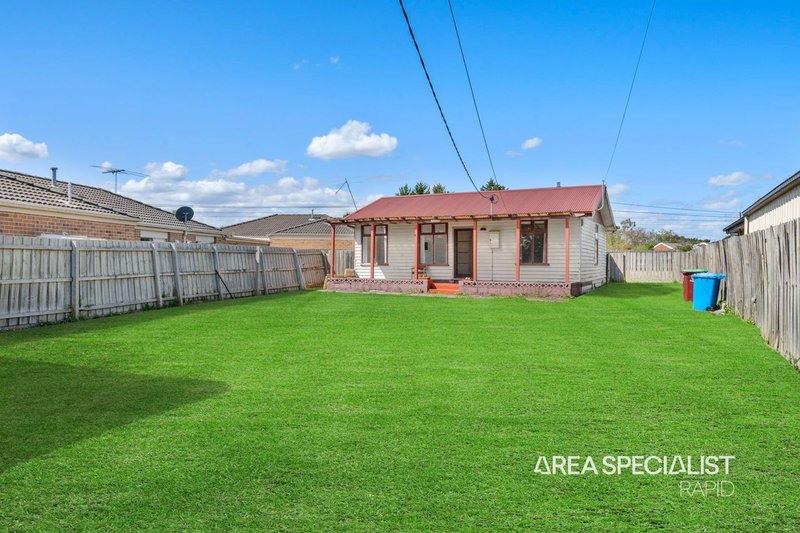 Photo - 4 Murray Court, Cranbourne VIC 3977 - Image 5