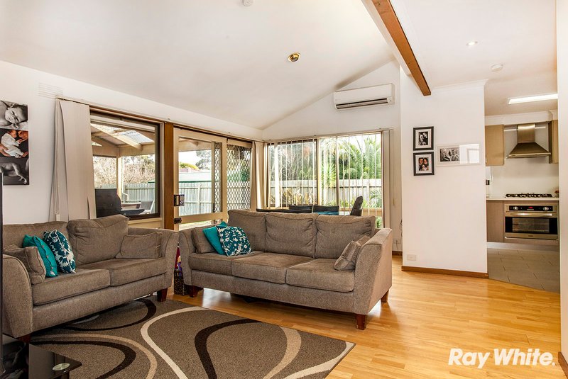 Photo - 4 Murray Crescent, Rowville VIC 3178 - Image 3