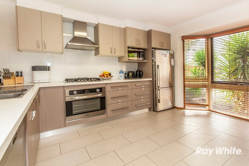 Photo - 4 Murray Crescent, Rowville VIC 3178 - Image 4
