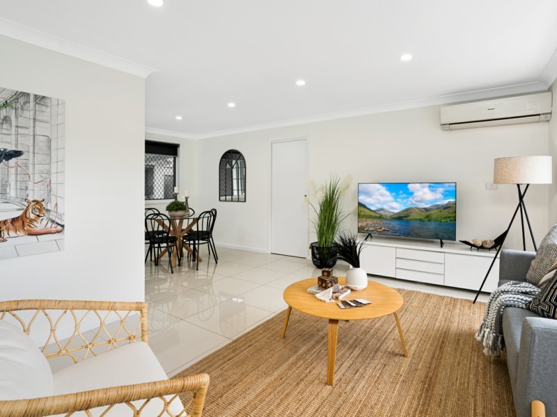 Photo - 4 Muston Court, Carrara QLD 4211 - Image 2