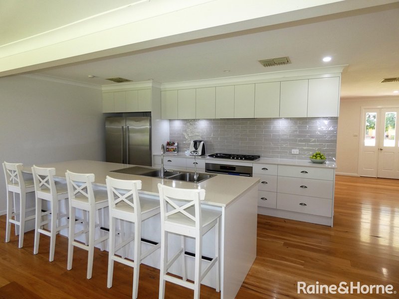 Photo - 4 Myall Place, Moree NSW 2400 - Image 3