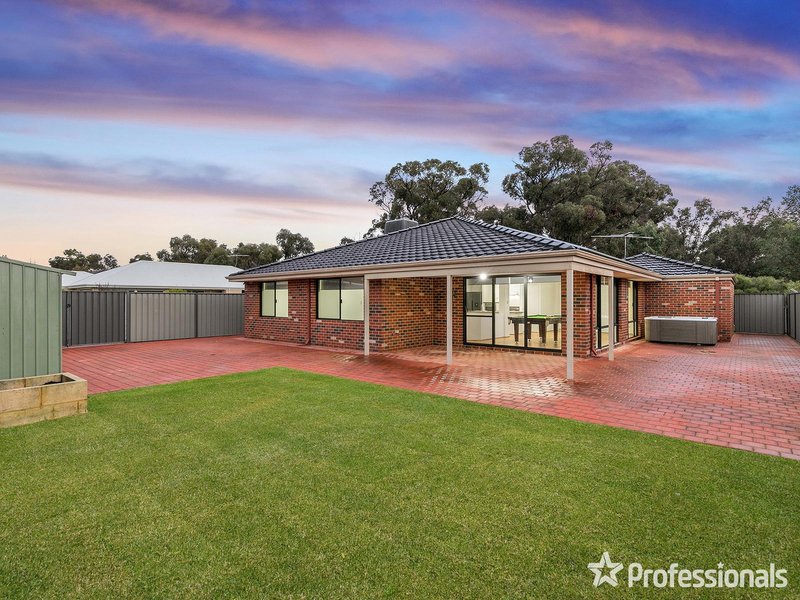 Photo - 4 Myalup Drive, Baldivis WA 6171 - Image 2