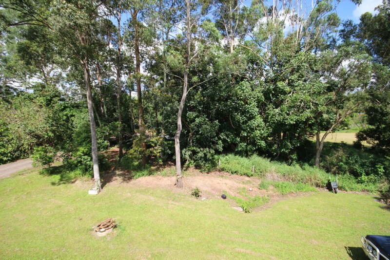 Photo - 4 Myla Road, Landsborough QLD 4550 - Image 5