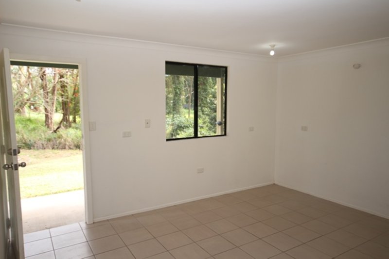 Photo - 4 Myla Road, Landsborough QLD 4550 - Image 6