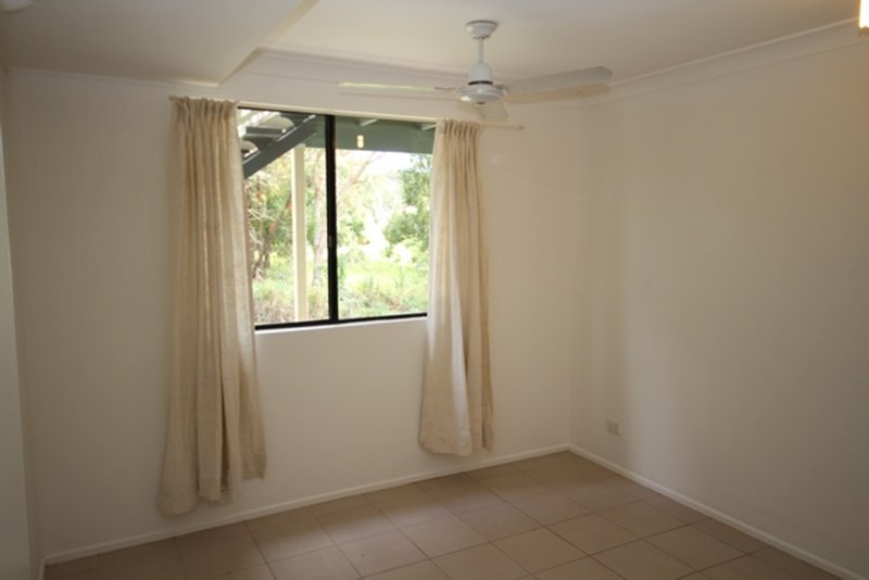 Photo - 4 Myla Road, Landsborough QLD 4550 - Image 7