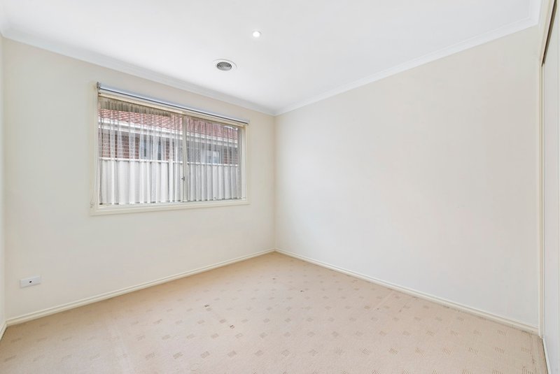 Photo - 4 Narrabeen Street, Taylors Hill VIC 3037 - Image 8