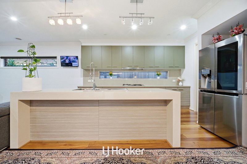 Photo - 4 Nature Circuit, Cranbourne North VIC 3977 - Image 11